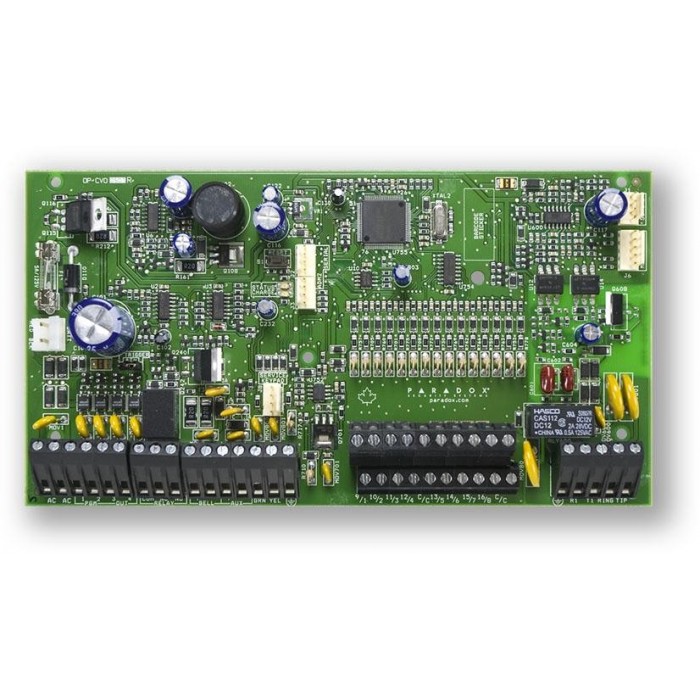 SP7000 panel 2x16,32 zón, na desce 4xPGM+RELÉ